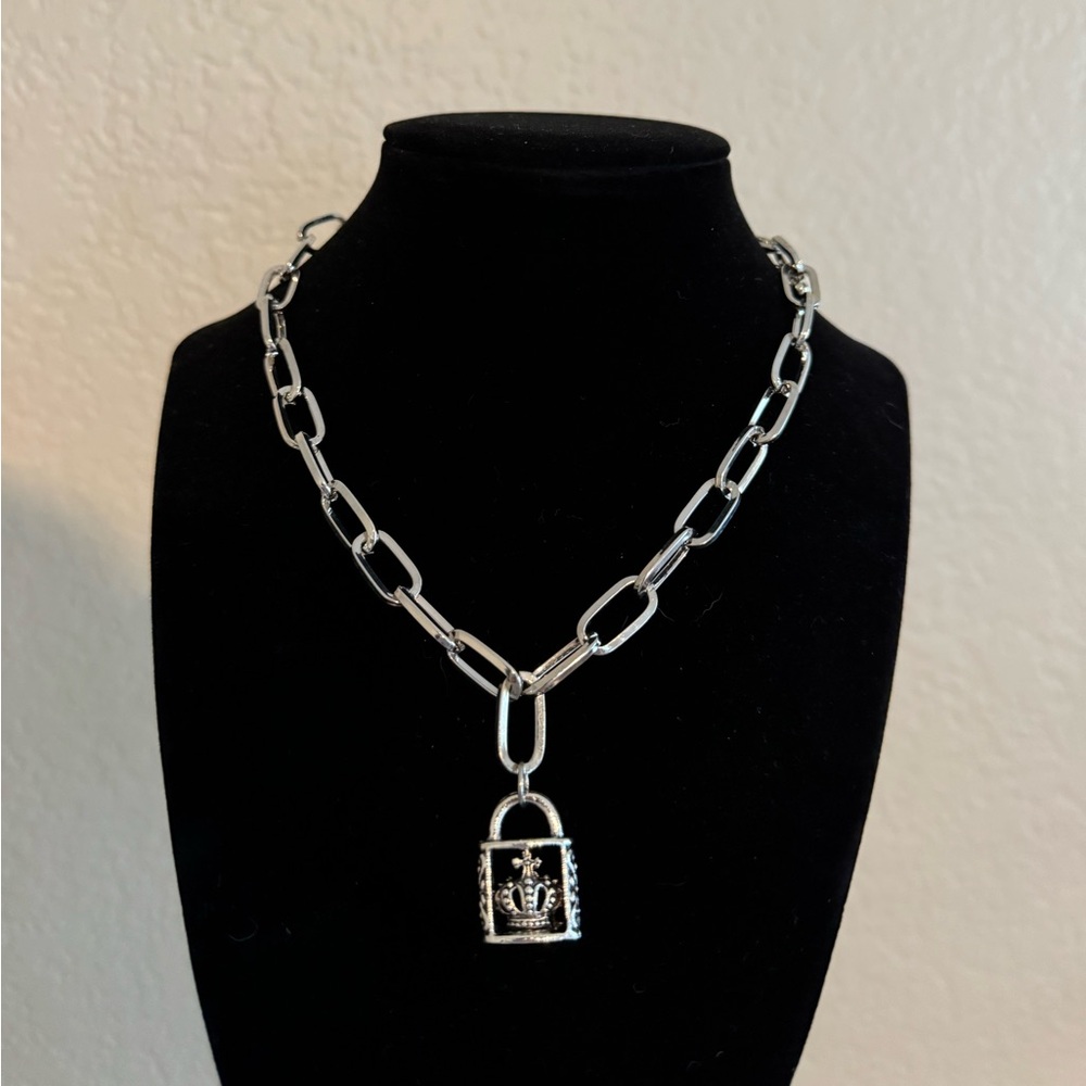 Silver Tone Necklace with Crown in Lock - Picture 1 of 9